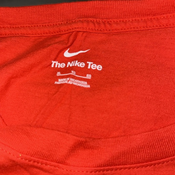 Men Nike T-Shirt - Picture 3 of 3